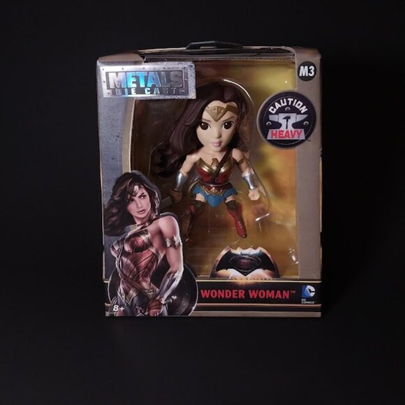DC Comic Wonder Woman Metal Die Cast - Picture 1 of 8